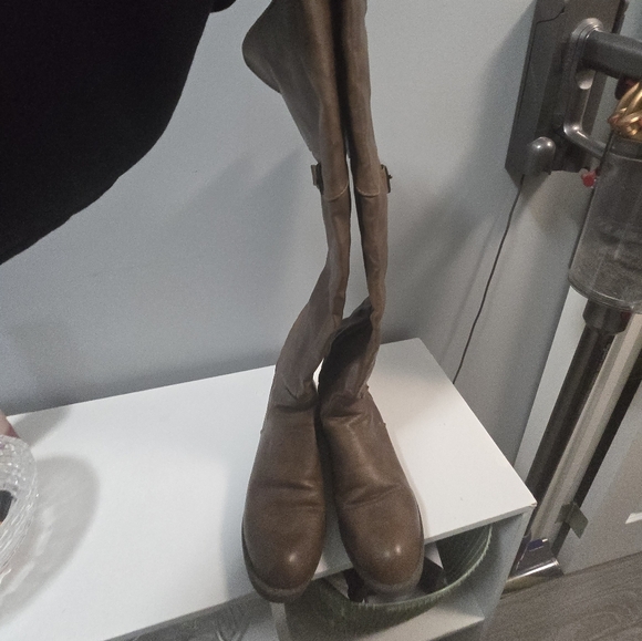 Tall boots - Picture 2 of 4